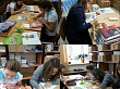 Уватские волонтеры провели акцию «Помоги библиотеке», штамповали книги